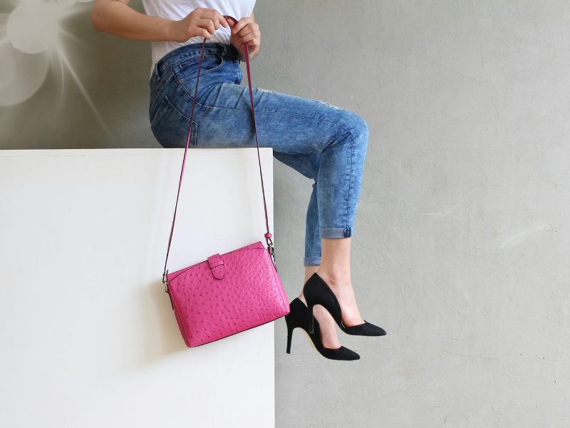 How to dress a sling bag 