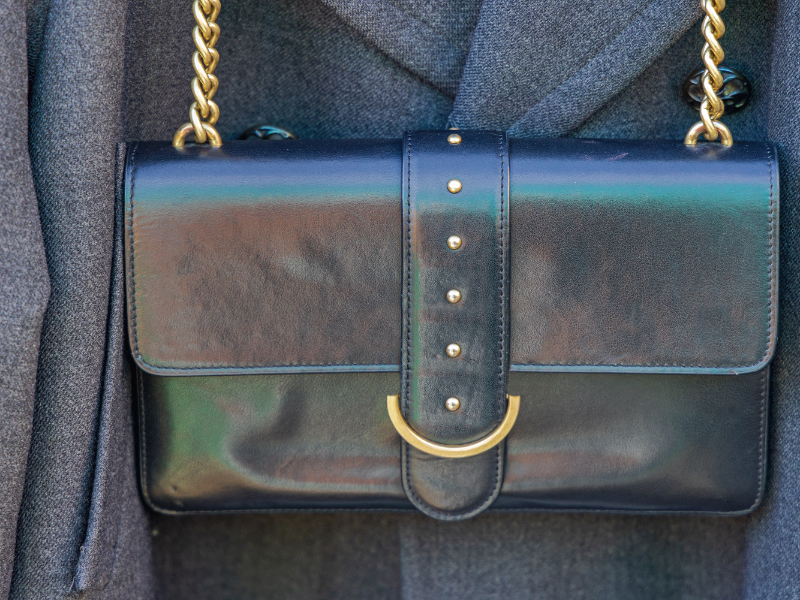 aterial of party clutch 